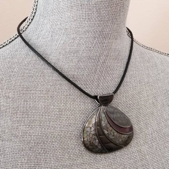 Lia Sophia "Seaside" Statement Necklace, Genuine Mother-of-Pearl - Picture 3 of 10